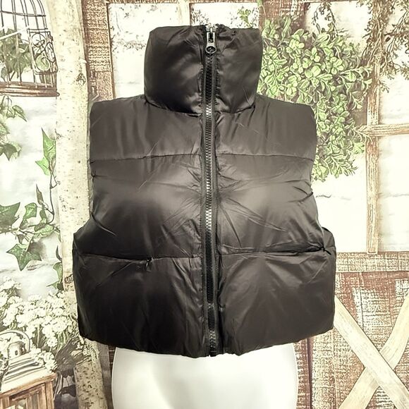 Black Cropped Puffer Vest Front Pockets Size Small Front Zipper High Neck - Picture 3 of 12